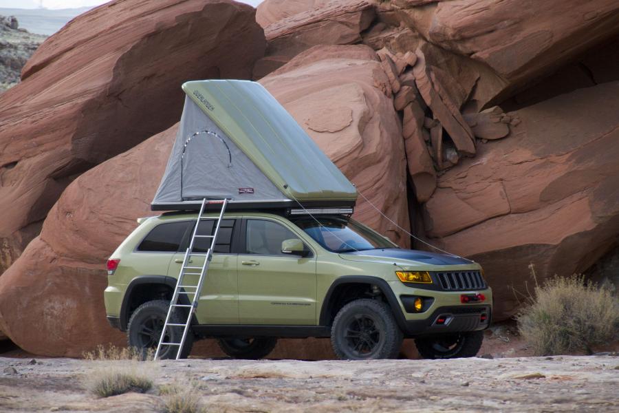  Jeep Grand Cherokee Overlander Concept 2015 года  (фото 16 из 19)